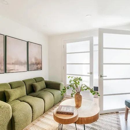 22-4a Sleek Modern 1br Gramercy Apartment