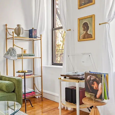Charming 1br West Village New York