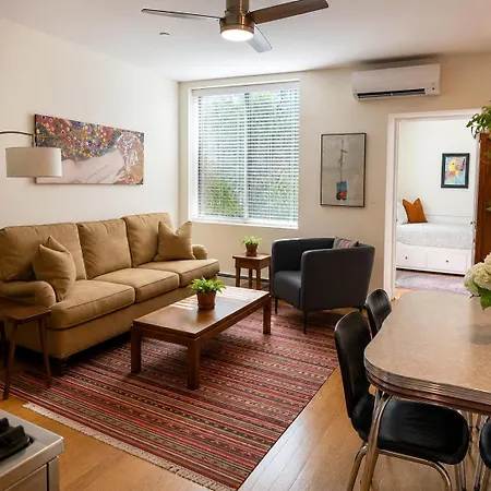 Stylish Harlem Duplex With Private Patio Near Park * New York