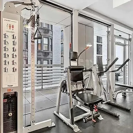 Luxury Midtown 2br, Views, 24-7 Doorman, W-d Apartment