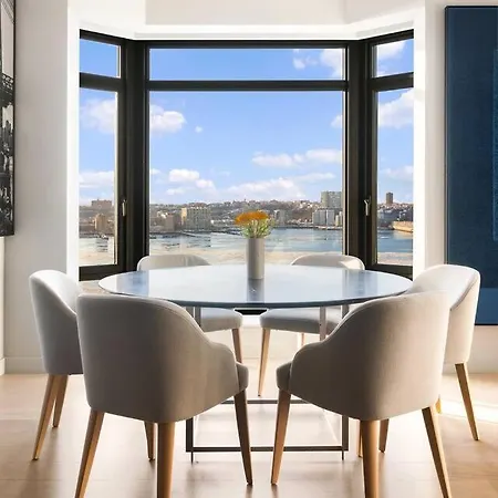 Apartment Cozy With Scenic View *