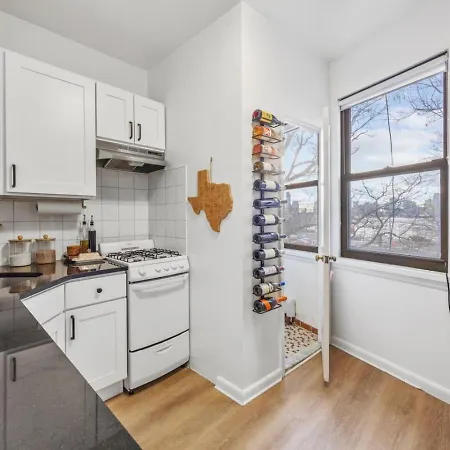 Cozy West Village Hudson River Views Apartment New York
