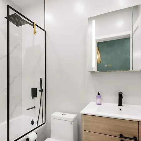 Apartment Bushwick Townhouse By Haus Modern 3br With Private Yard New York