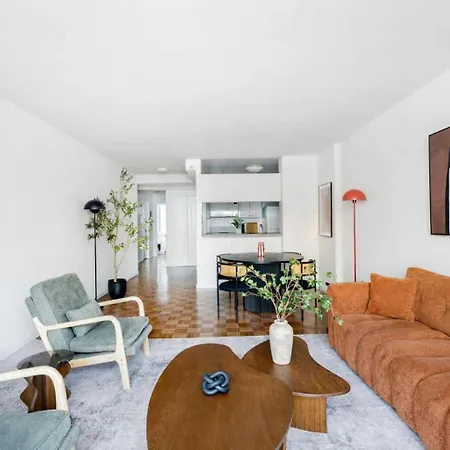 43-4d Newly Furnished 2br Full Service 24h Doorman Laundry Gym Apartment