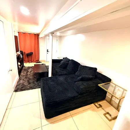 Starbase Apartment *