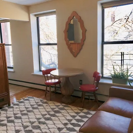 Cozy Private Spacious Apartment *