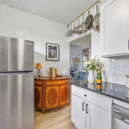 Cozy West Village Hudson River Views Apartment New York