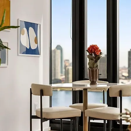 Embassy I 21st Floor 2br With Doorman Gym Pool
