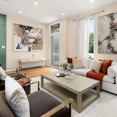 Bushwick Townhouse By Haus Modern 3br With Private Yard New York