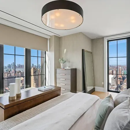 Penthouse Modern Spacious Bedrooms *