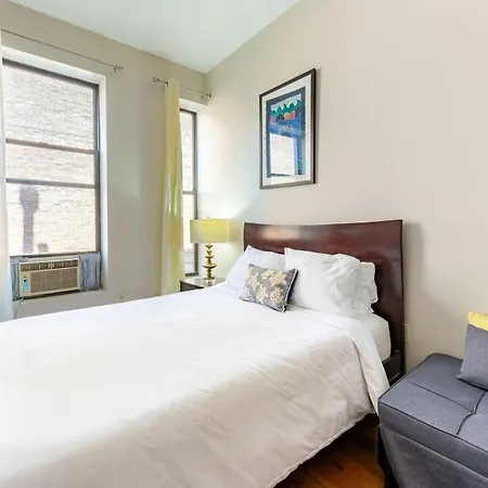 Beautiful 2-bedroom Townhouse Nyc Apartment