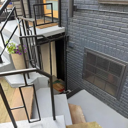 Modern Luxury In Brooklyn Townhouse, Private Apartment *