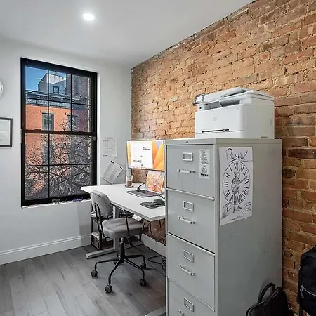 Williamsburg Townhouse 3br Townhouse With Private Garden Apartment *
