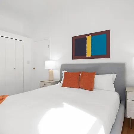 Seaport Place By Stayhaus Floor-through 1br Loft Apartment New York