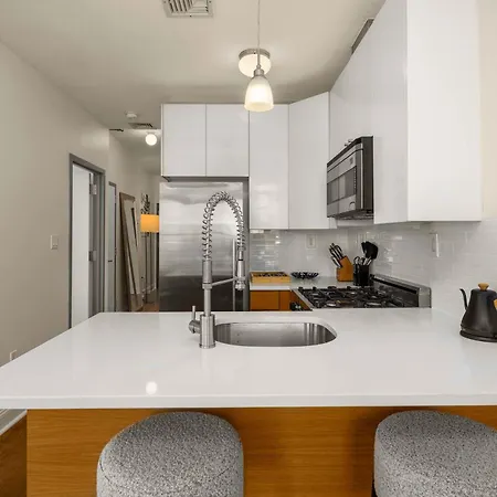 Apartment Broadway Terrace Sunlit 1br With Private Balcony *