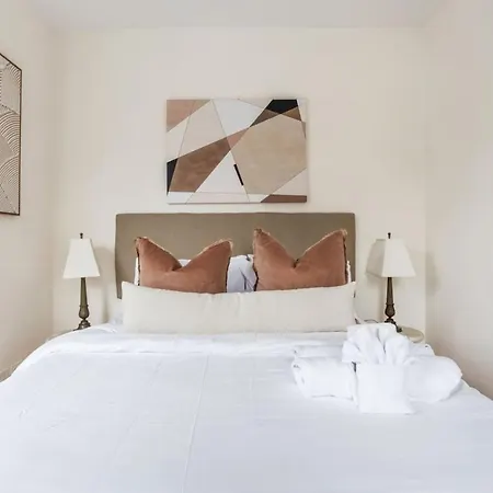 Nyc And Bond In West Village Luxury Apartment