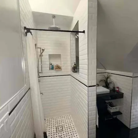Cozy In Kew Gardens 20 Minutes To Midtown Manhattan Apartment *