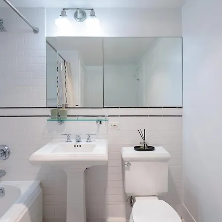 43-20a Newly Furnished 1br- Full Service Doorman Laundry Gym Business Center Apartment New York
