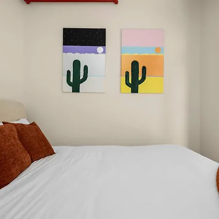 Broadway Terrace Sunlit 1br With Private Balcony *