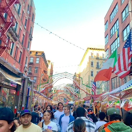 Big In Little Italy, Chinatown, Soho, Tribeca, Nyc Apartment