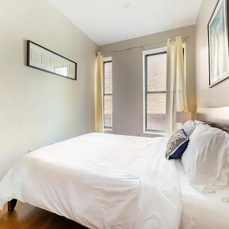 Beautiful 2-bedroom Townhouse Nyc
