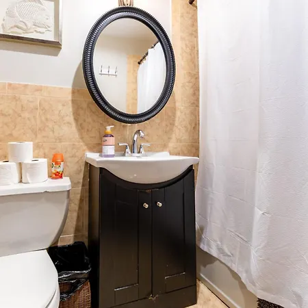 Beautiful 2-bedroom Townhouse Nyc *