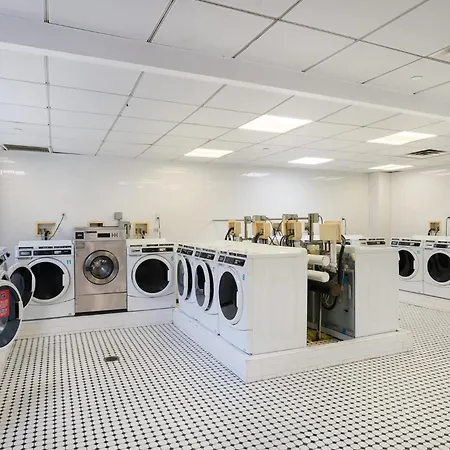 43-4d Newly Furnished 2br Full Service 24h Doorman Laundry Gym