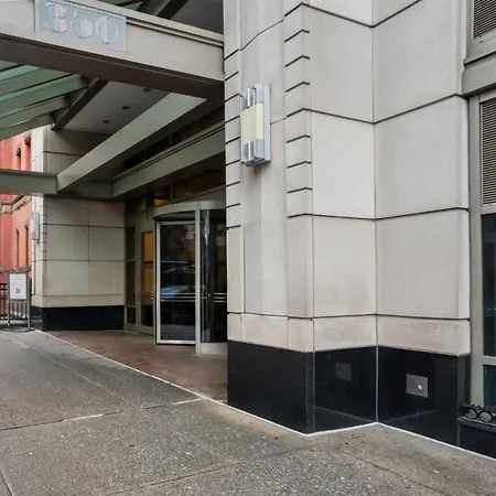 Apartment 43-20a Newly Furnished 1br- Full Service Doorman Laundry Gym Business Center New York