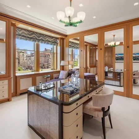 Ultra-luxury Fifth Avenue Apartment *