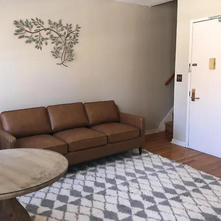Cozy Private Spacious Apartment