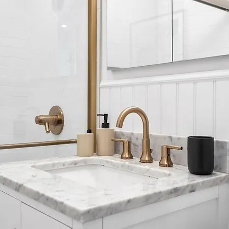 Bright Bedford Lofts With Laundry * New York
