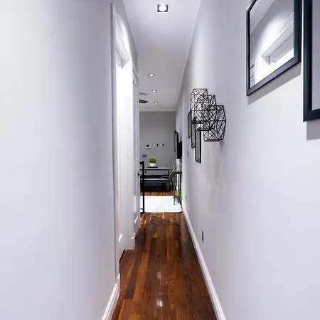 Park - 4 Bedroom With Self Check-in Apartment *
