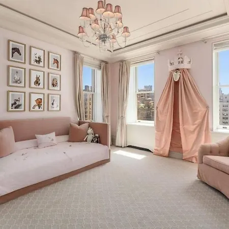Ultra-luxury Fifth Avenue