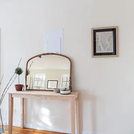 West Village Luxe 1br Apartment