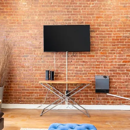 Beautiful 2-bedroom Townhouse Nyc Apartment
