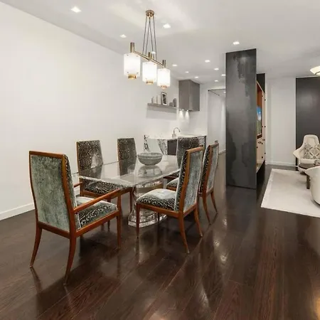 Ultra-luxury Fifth Avenue