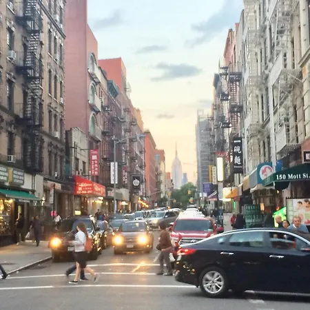 Big In Little Italy, Chinatown, Soho, Tribeca, Nyc New York