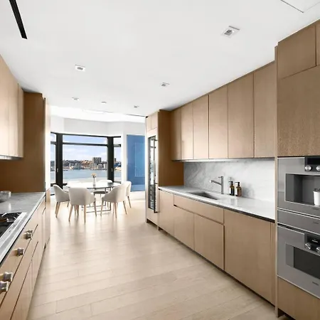 Cozy With Scenic View Apartment *