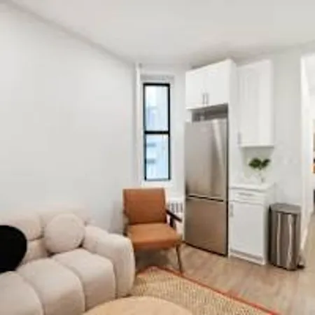 1290 Ues Apartment