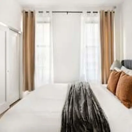 Apartment 1290 Ues *