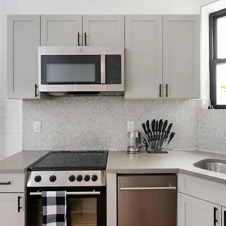 Apartment 1290 Ues