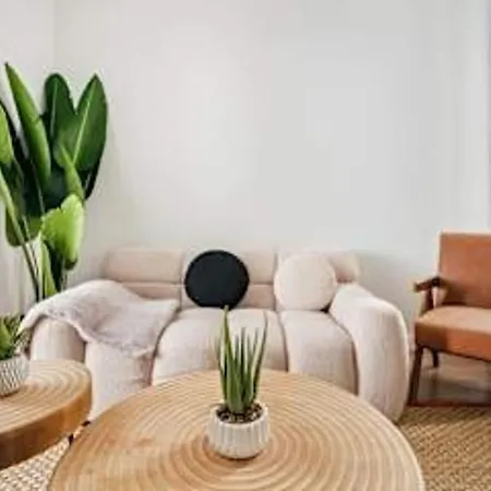 1290 Ues Apartment