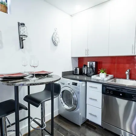 Apartment 809 Midtown