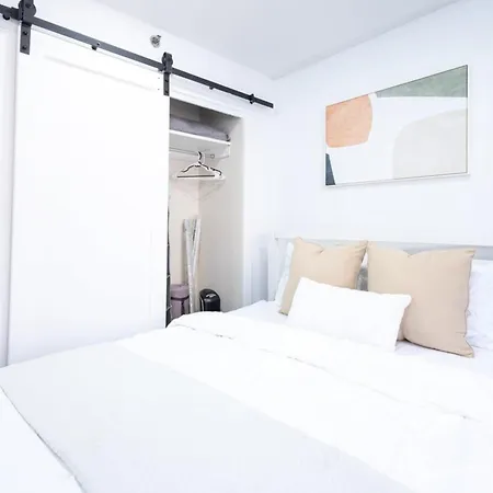 Apartment 809 Midtown *