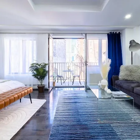 Apartment 809 Midtown