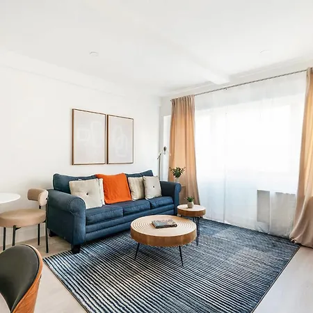 809 Midtown Apartment