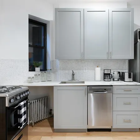Apartment 1290 Ues *