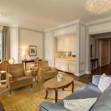 Hotel The Plaza, A Fairmont 5*