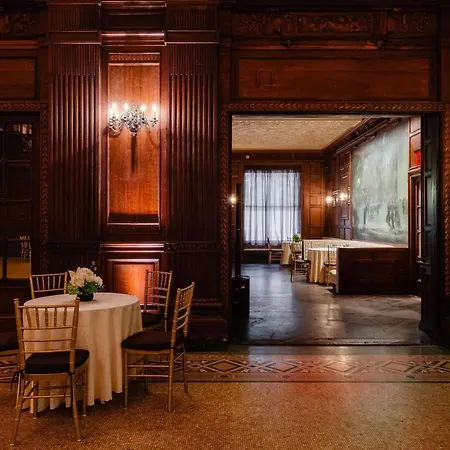 Hotel The Plaza, A Fairmont