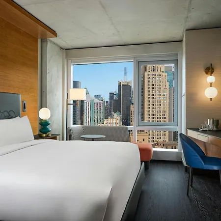 Renaissance Midtown Hotel
